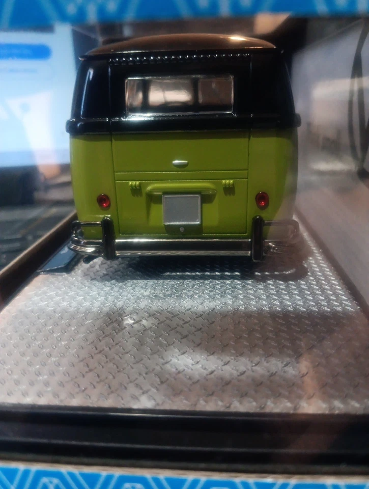 m2 машины 1/24 Chase 1/750 1960 VW ДОСТАВКА VAN KOMBI ЗЕЛЕНЫЙ WALMART ЭКСКЛЮЗИВ - Изображение 3 из 3