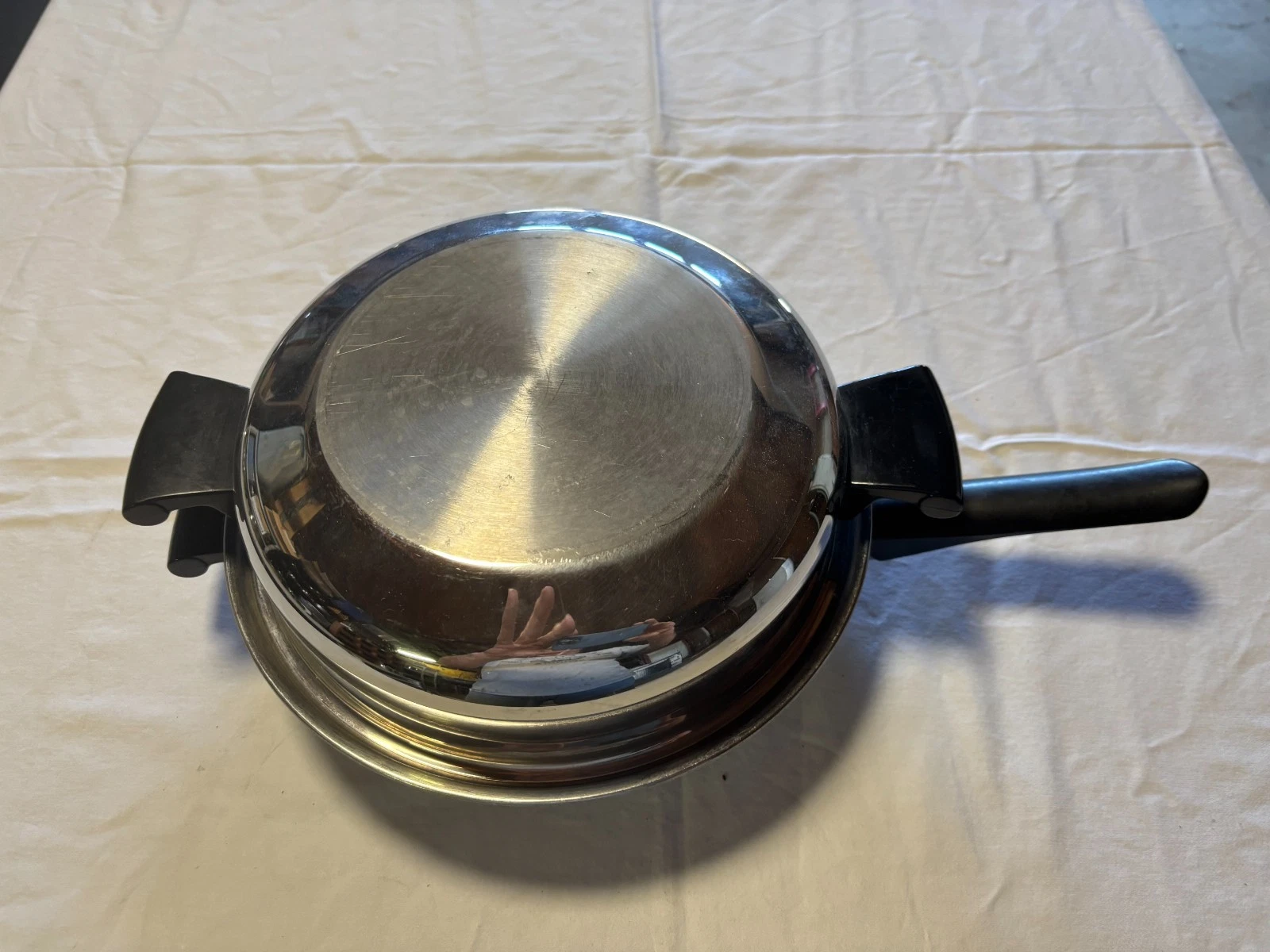 Amway Queen ,11 inch Skillet , High Dome Lid & 6 Egg Poaching tray