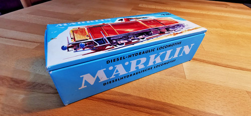 Märklin hellblauer Bilderkarton V100 2215 von 0766, Aufbewahrung, OVP (ohne Lok) | Zustand: Gebraucht