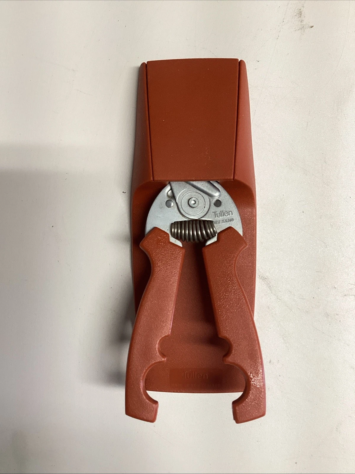 Tullen Utility Kitchen Poultry/Garden Scissors Snips Shears & Holder New Zealand
Opens in a new wind