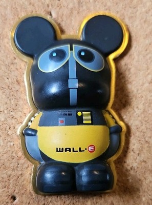 RARE Disney Pixar 2011 Wall-E  3D Vinylmation Pin