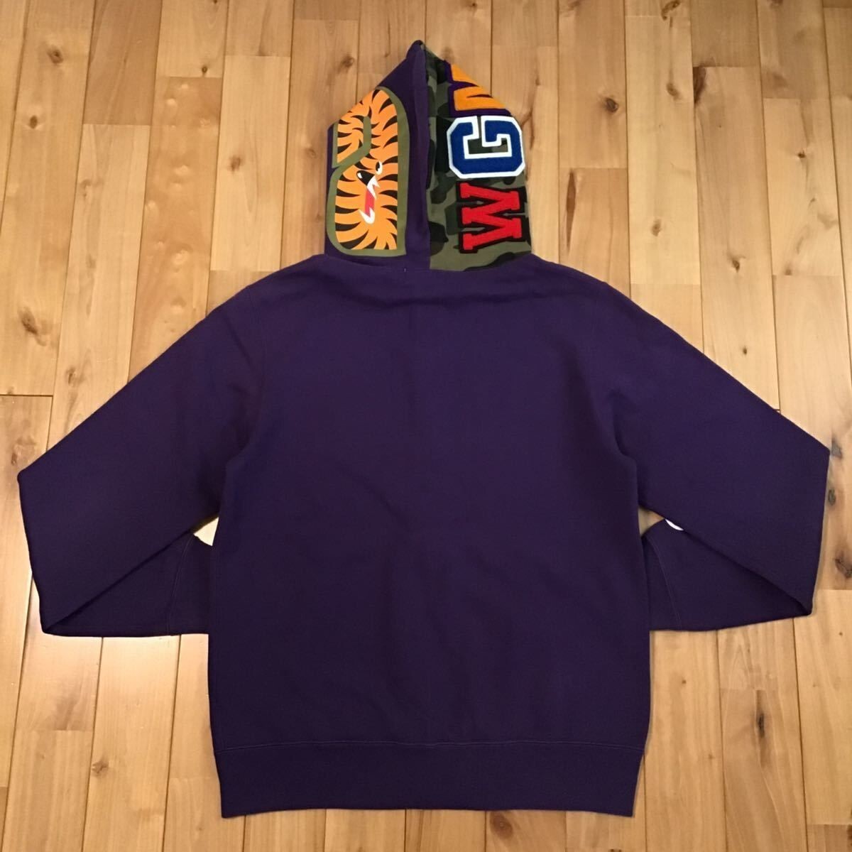 a bathing ape purple 1st camo green shark hoodie size L Used From