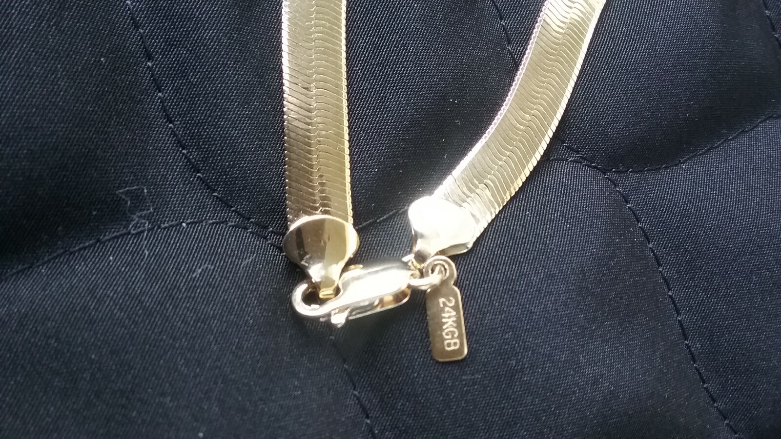 Made in USA.   NEW 24K YELLOW GOLD PLATED,8mm width,18" length HERRINGBONE CHAIN