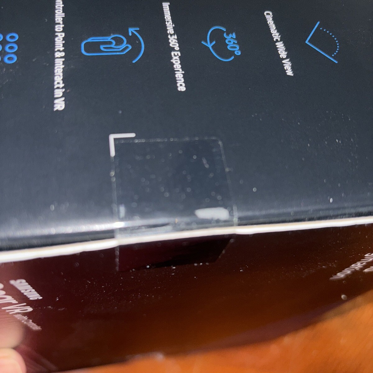 SAMSUNG Gear VR (2017 Edition) with Controller for Galaxy S8