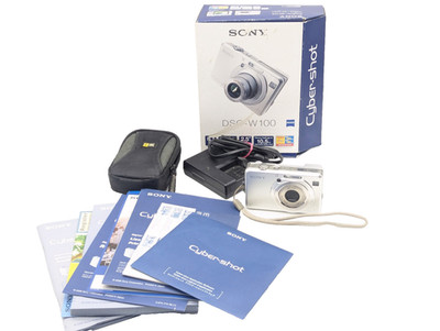 Sony Cyber-shot DSC-W100 8.1MP Digicam Silber Zubehörpaket OVP Getestet