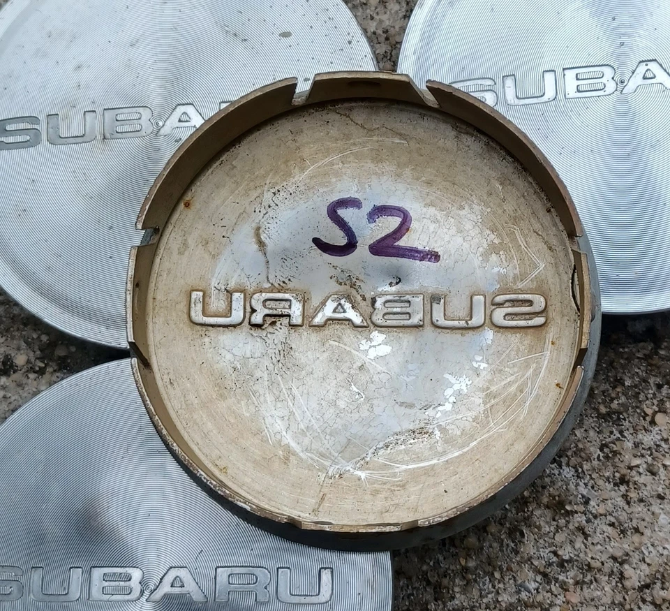 Juego de 4 tapas centrales Subaru Forester Impreza Outback, 2006-2013 p/n 28821 SA040 2 Foto 3 de 3