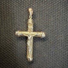 Croce a cavo in oro bicolore 14 kt fatta a mano. 7,2 grammi. 2 pollici