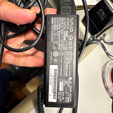 VAIO ADP-50ZH B AC/Standard Adapter Charger for VAIO 10.5V 3A 5V 1A Black