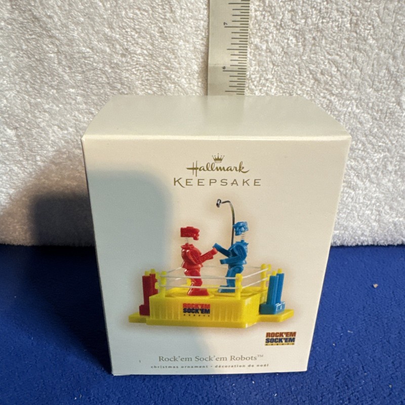 Hallmark 2007 Keepsake Rock'Em Sock'Em Robots Christmas Ornament