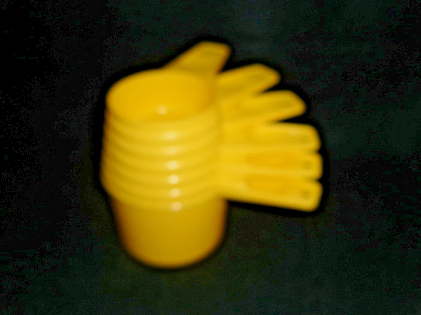 Vintage Canary Yellow Tupperware 6 Measuring cups 1/4, 1/3,1/2/,2/3,3/4, 1 cup