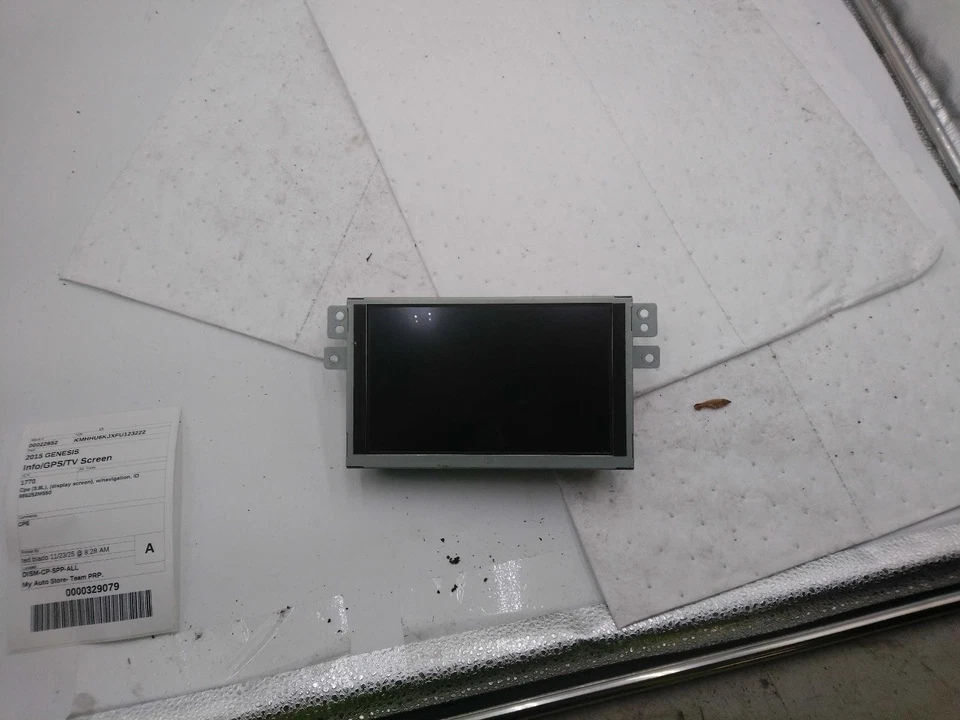 2015 Hyundai Genesis Infotainment Display OEM White 143K Miles NJ25-22652-568956 - Изображение 4 из 4