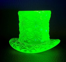 Boyd's Crystal Art Glass HAT TOOTHPICK HOLDER #21 VASELINE Yellow 4-8-88 GLOWS