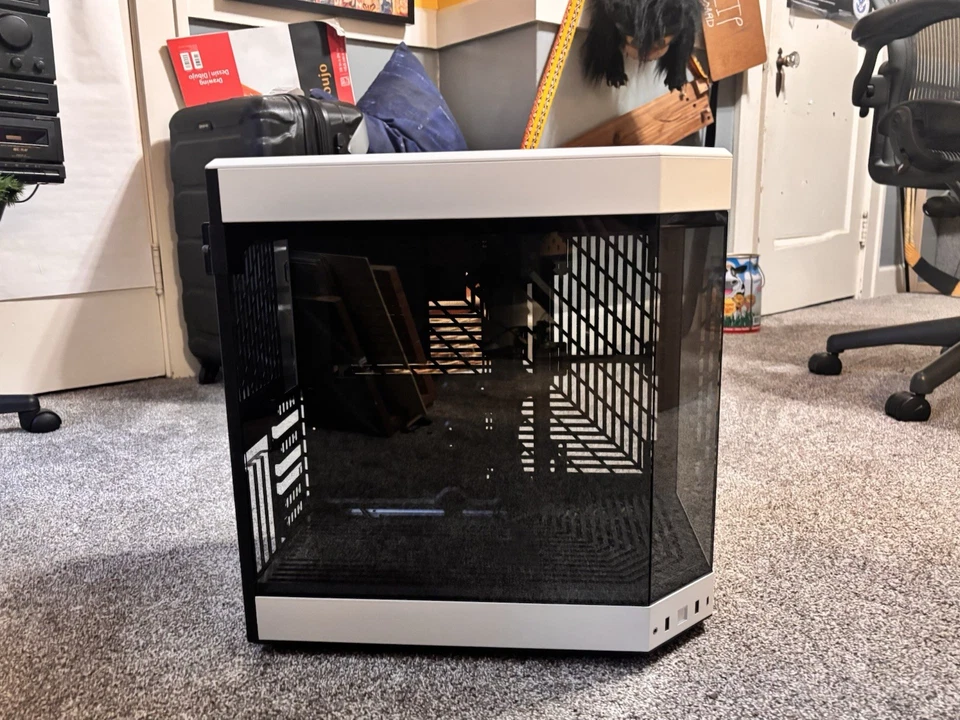 Hyte Y90 Foto 3 de 4