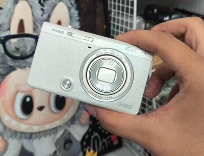 CASIO EXILIM EX-ZR70 Silver 16.1MP 4x Digital Zoom 95% NEW English