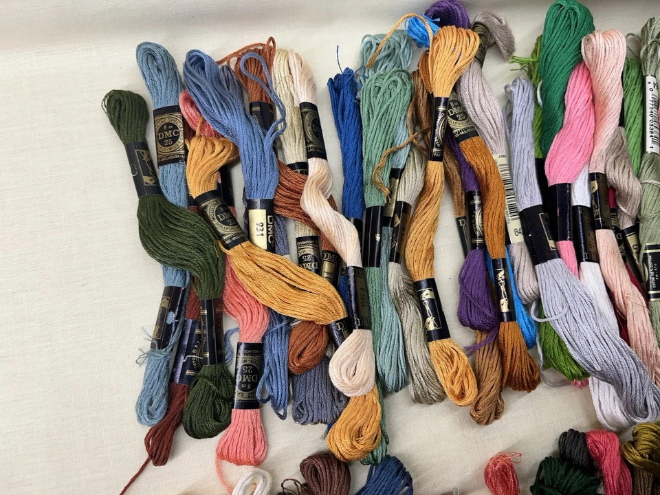 DMC Embroidery Floss Cross Stitch Thread 100% Cotton  Lot of 100 Skeins - Image 4 of 4