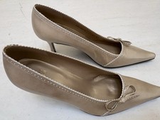 Vintage Stuart Weitzman New in Box Champagne Gold Pointed Toe Heel 8.5 M