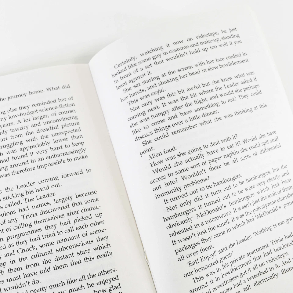 The Hitchhiker's Guide to the Galaxy: Complete Books 1-5 Box Set - Fiction - PB - Image 4 of 4