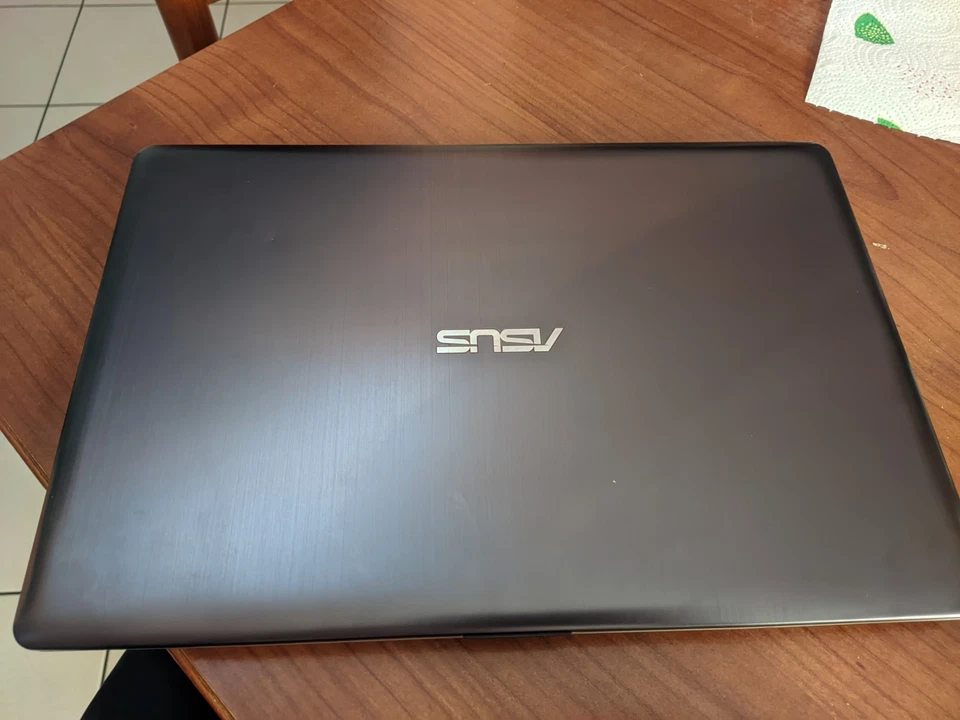 computer portatile - Immagine 3 di 4