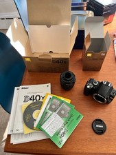 Nikon D40X 10.2MP DSLR  18-55mm AF-S DX Lens Kit Box Charger Strap SD