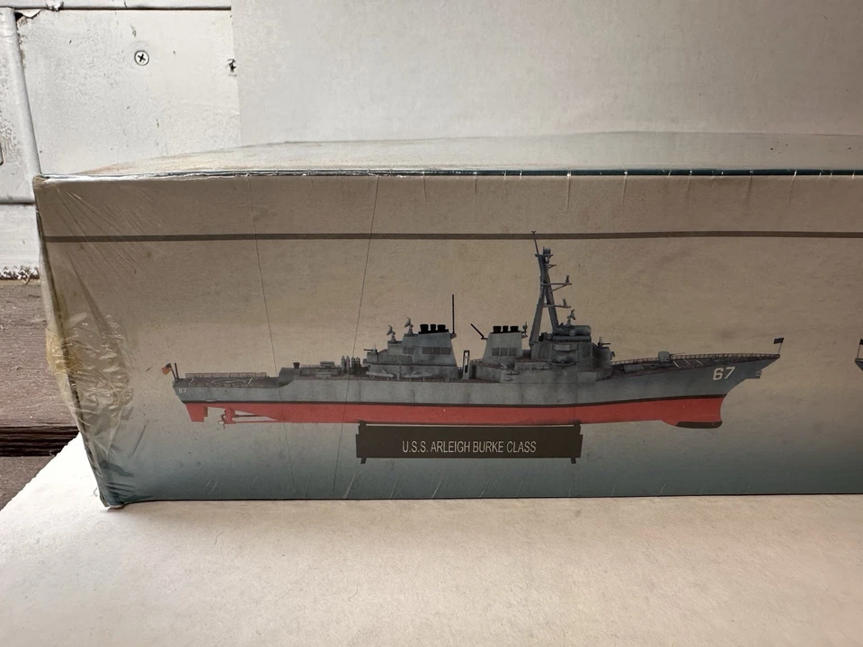 Panda USS Cole DDG67 Ship 1:350 Sea Power Series 1/350 Modelo Kit NUEVO SELLADO Foto 2 de 4