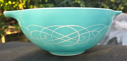 Pyrex Promotional Turquoise Scroll Cinderella Mixing Bowl  #443 (2-1/2 quart)