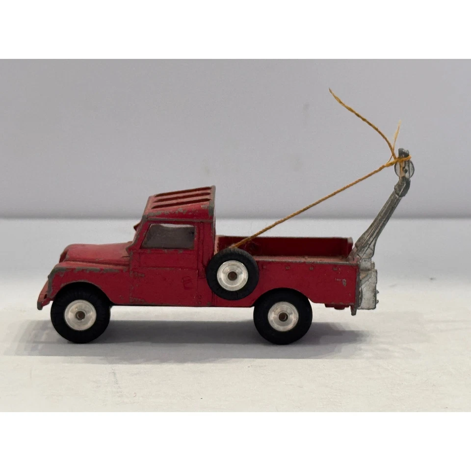 Corgi Toys Red Land Rover Pickup Truck Tow Truck Diecast Metal 109 - Image 3 of 4