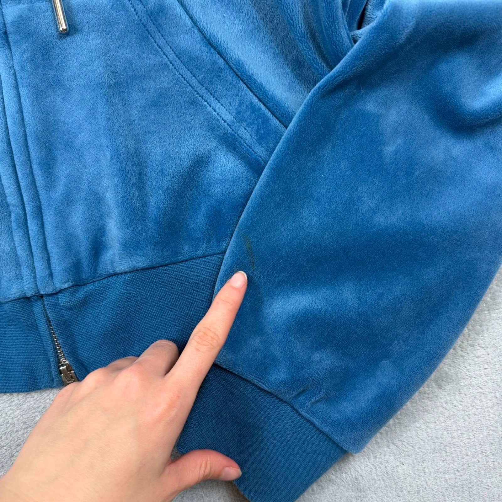 Juicy Couture Blue 'Madison' Velour Sz Medium Cropped Oversized Full Zip Hoodie image 8