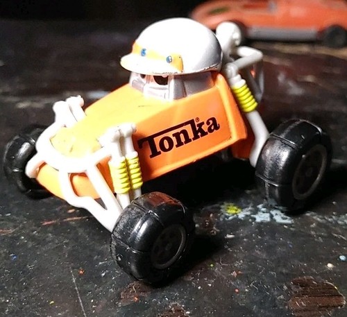 2002 Maisto - Tonka Orange Dune Buggy Chuck & Friends - viele Fahrzeuge verfügbar