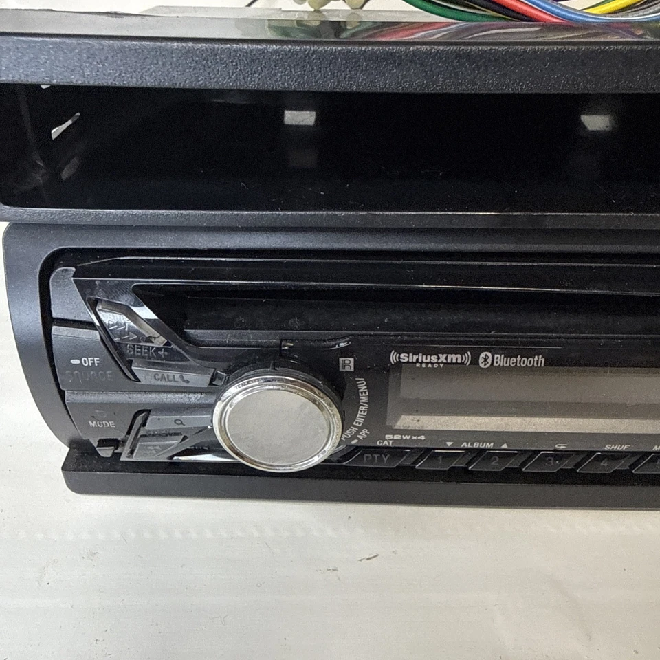 Receptor en tablero reproductor de MP3/USB/CD Sony MEX-BT3100P Foto 2 de 4