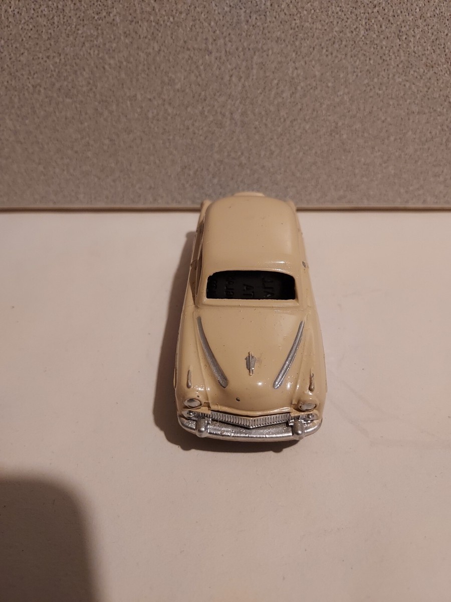 Dinky Toys GB N°164 Vauxhall Cresta - échelle 1/43 - Jamais Joué En Boîte