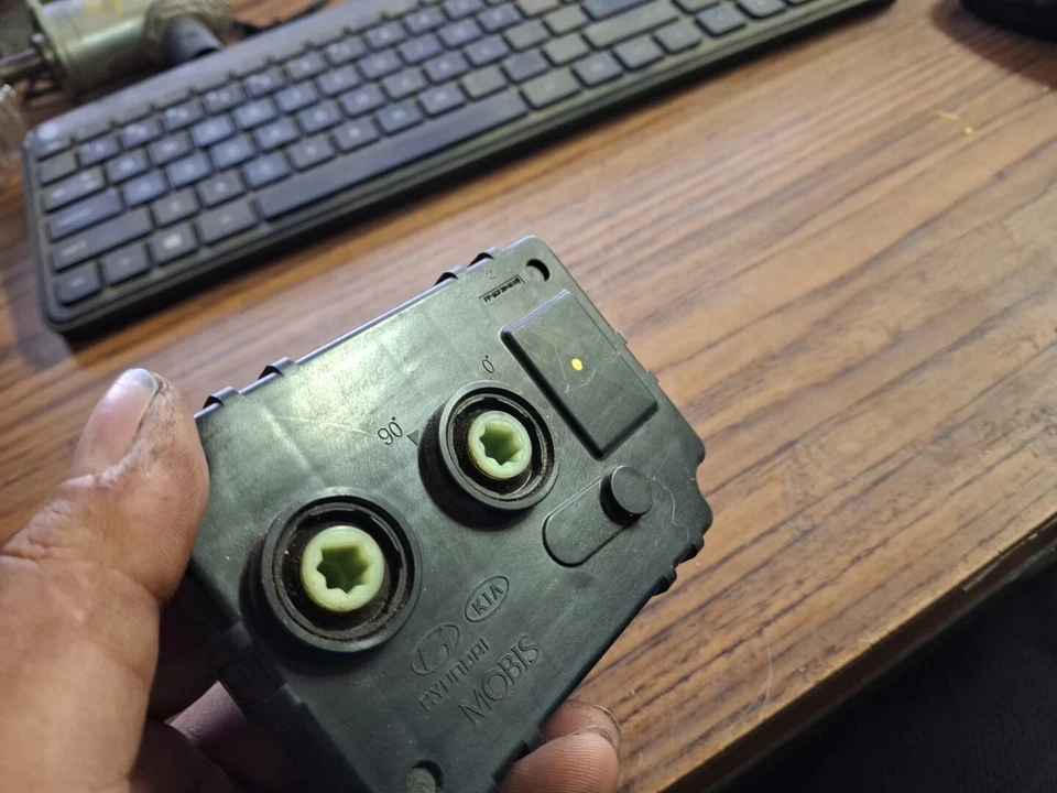 2017-2022 OEM Kia Niro AC Air Conditioner Heater Actuator Motor 86969-G5000 - Image 4 of 4