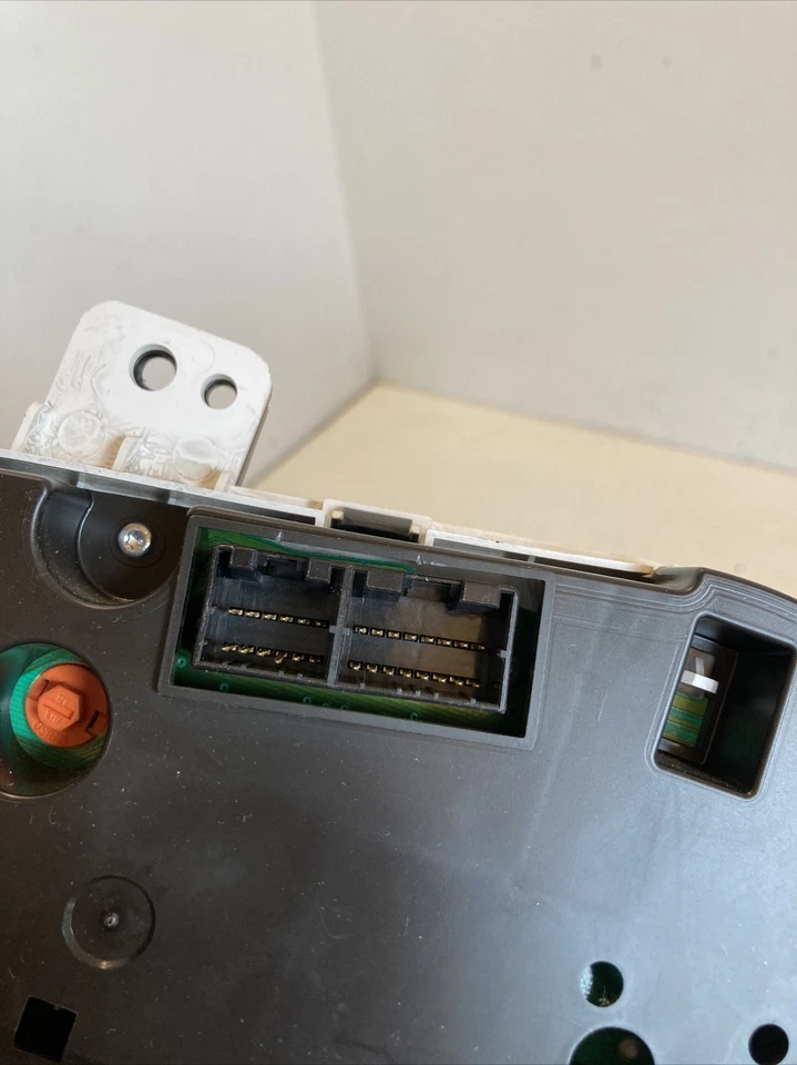 Kia Venga Speedometer Instrument Taho 940011P750 Genuine 1.4 Crdi 2012 Year - Image 4 of 4