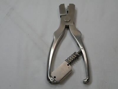 Baxter 2B8043, Medication Hand Sealer Clip, Small:- 3-1/2''x 3-1/2''