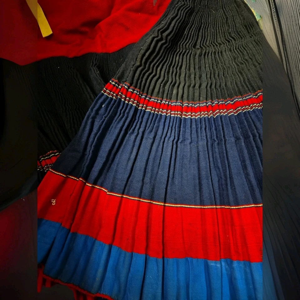 Antiguo Disfraz de Lana Bordado Balcánico Popular Tradicional Raro Años 20 con Falda Difícil de Encontrar Foto 4 de 4