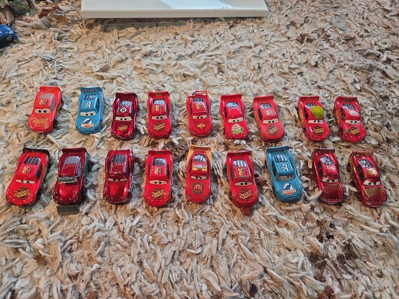 Disney Pixar Cars Diecast Lot Of 18 Lightning McQueens No Duplicates Some Rare