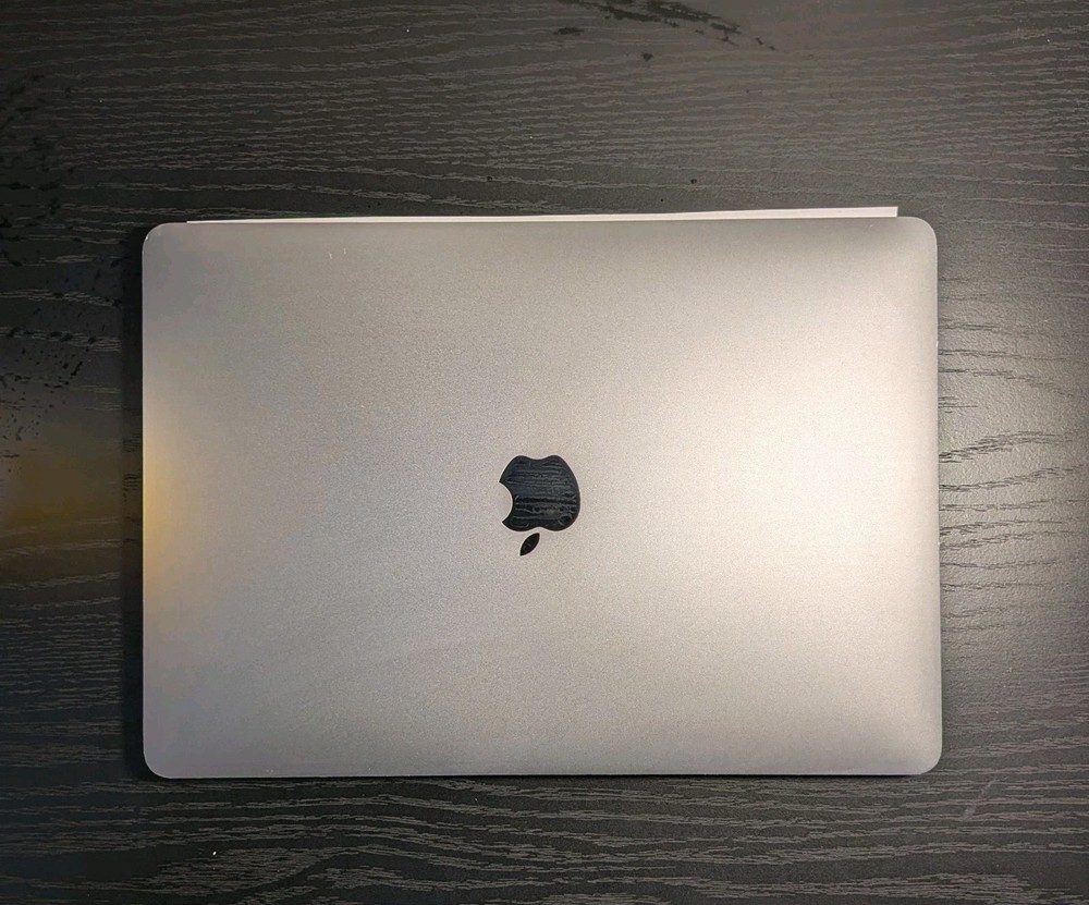 2020 Apple MacBook Pro 13.3