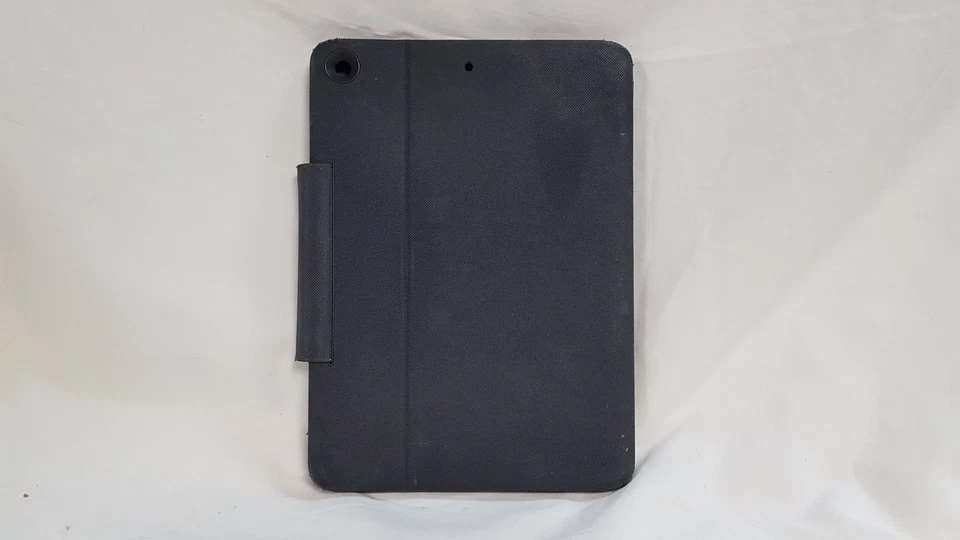 Logitech YU0073 rugged combo 3 student Ipad keyboard case 7th 8th 9th generation - Image 3 of 4