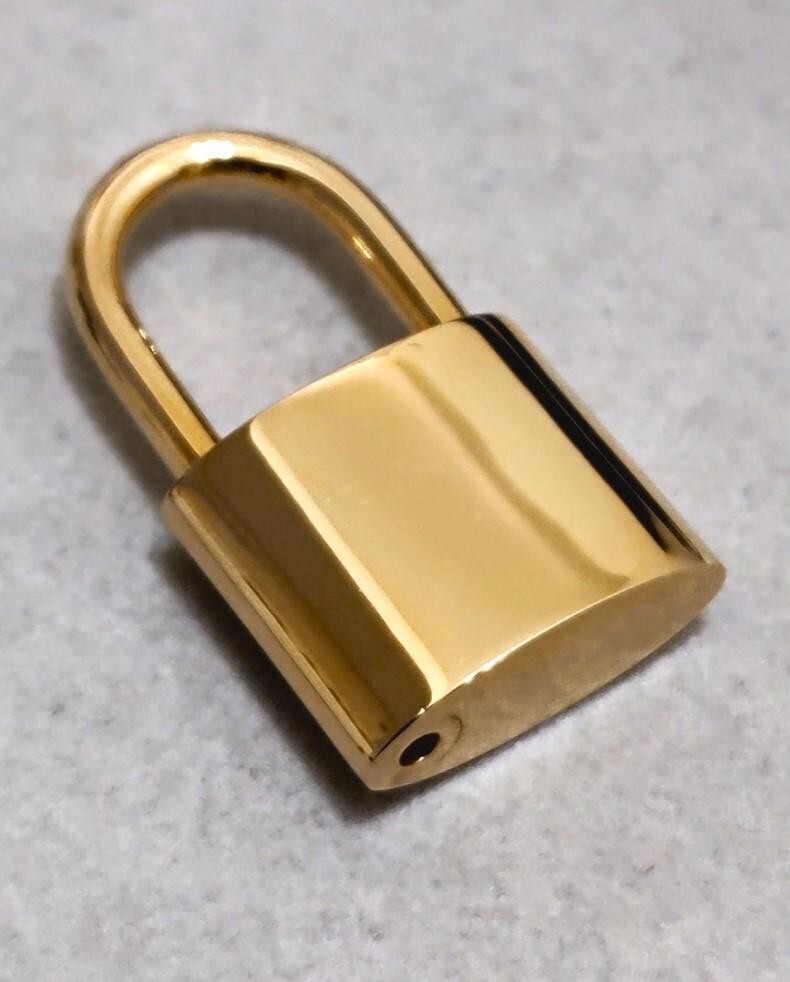 GIVENCHY キーリング パッドロック GOLDEN YELLOW Givenchy Gold Padlock Keychain Givenchy