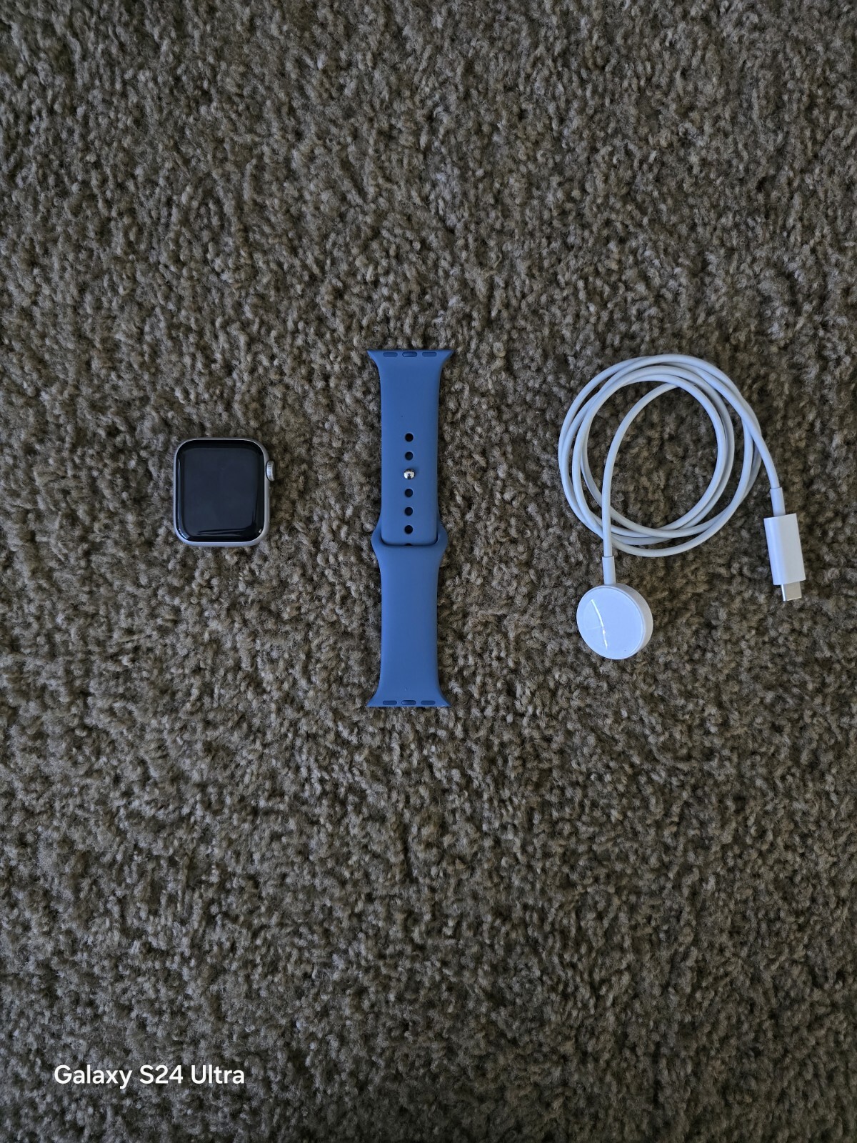 Apple Watch SE GPS 40mm Silver Aluminum Case Denim Sport Band S/M-image