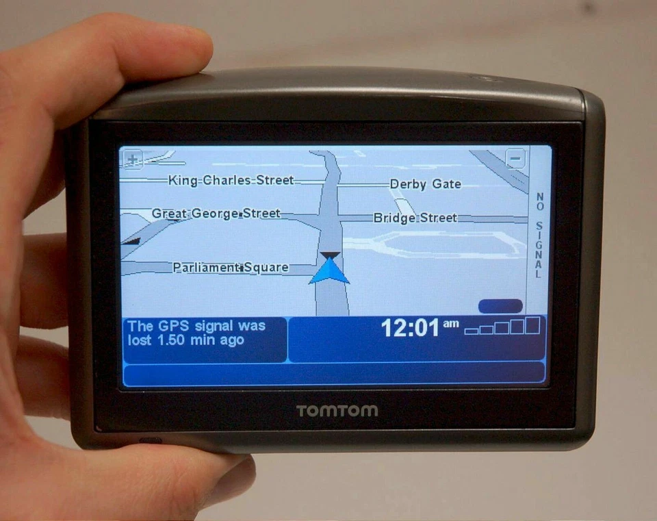TomTom ONE XL Portable Car 4.3" LCD GPS System USA/Canada navigator receiver Set - Image 4 of 4