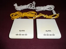 ZyXEL PLA-400 V2 HOMEPLUG POWERLINE ETHERNET ADAPTER X2 WITH CABLES AND MANUAL