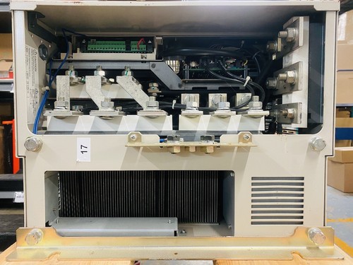 Yaskawa CIMR-P7U4075 125hp 380-480v Varispeed Drive - Picture 2 of 7