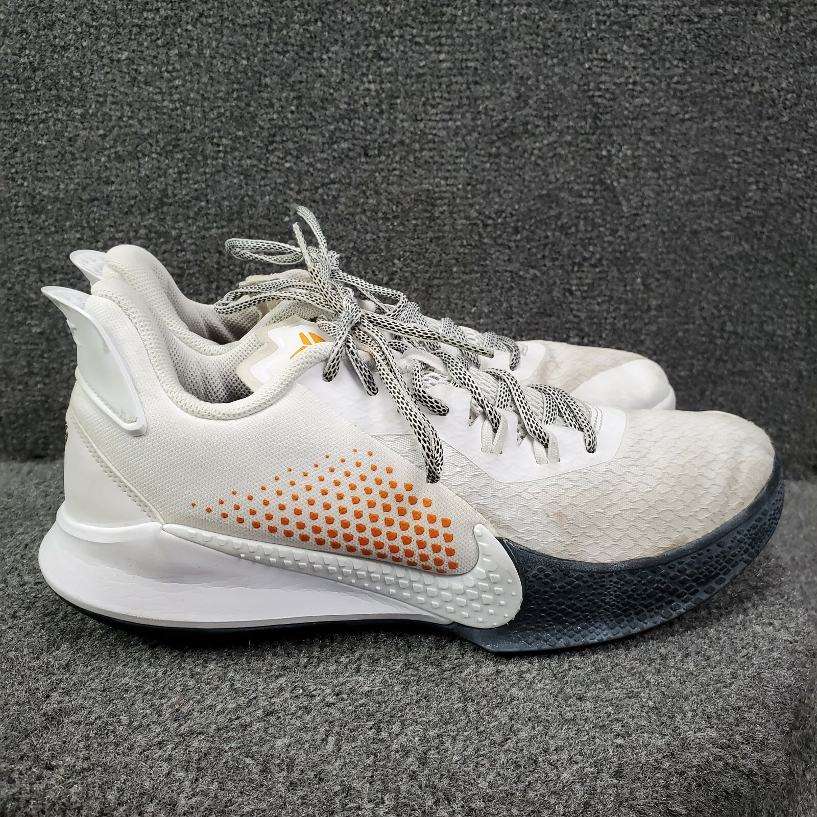 Size 8.5 - Nike Mamba Fury White 