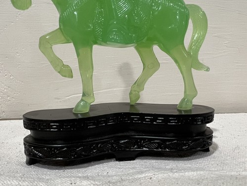 Vintage Chinese Green Horse Priest Praying Figurine 3" x 2.5" Lucite? Resin Jade - Picture 5 of 9