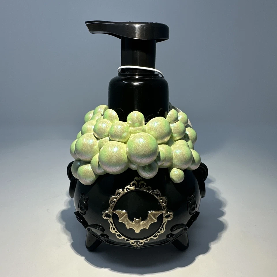 NUEVO Dispensador de jabón de manos espuma murciélago caldero negro Halloween Bath & Body Works Foto 2 de 4