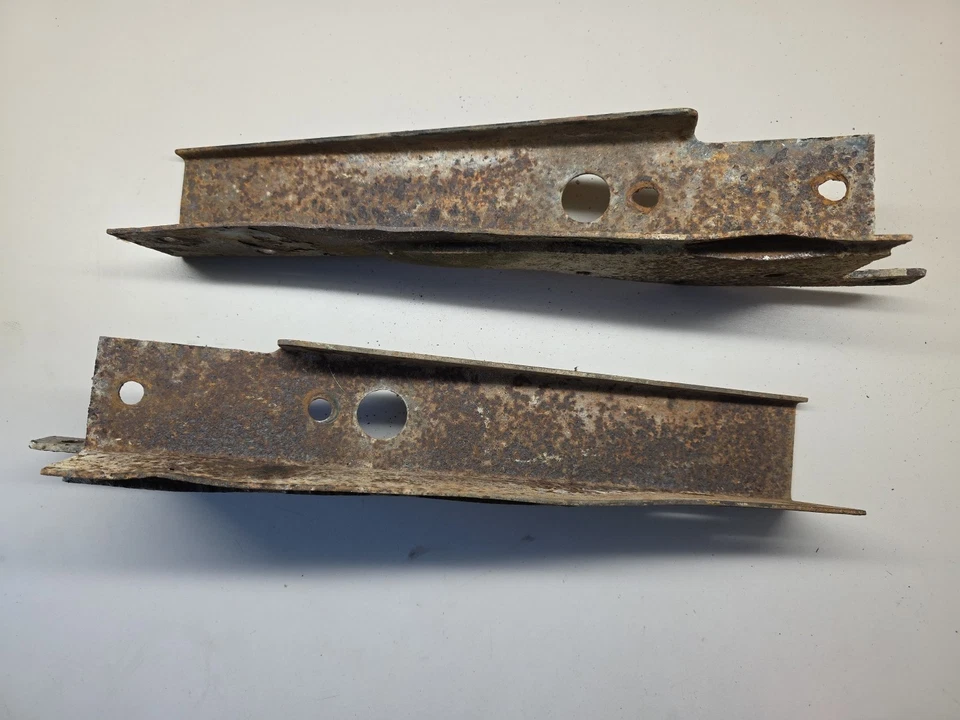Оригинальные кронштейны для крепления заднего бампера 86-92 Jeep Comanche MJ ПАРА с обеих сторон - Изображение 3 из 4