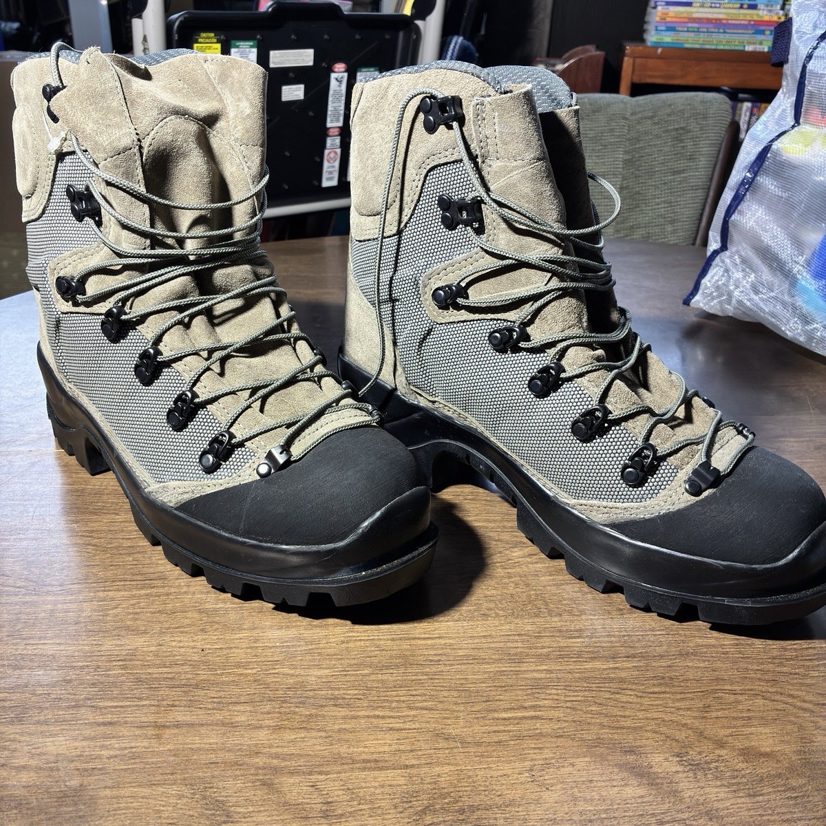 Bates Tora Bora Alpine Hiking Boots 10 Bates E03600C Winter