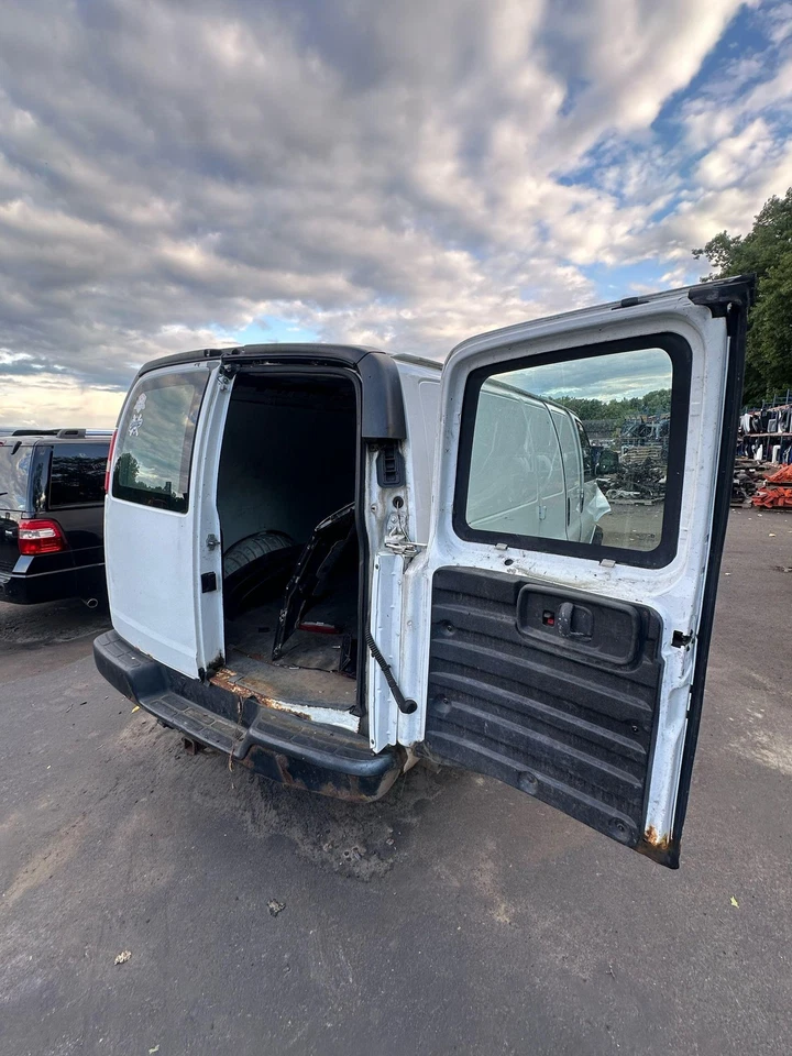 12 13 14 15 16 17 CHEVY EXPRESS 2500 Piezas Freno Antibloqueo Foto 4 de 4