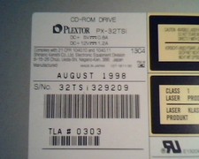 Plextor CD-ROM Drive PX-32TSi Aug1998 0303 SCSI UltraPlex LR92957 E132064