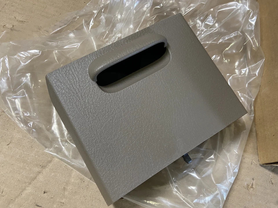 Portavasos trasero consola central Ford 1L2Z-7813562-DAA 02-05 Explorer Mountaineer Foto 4 de 4